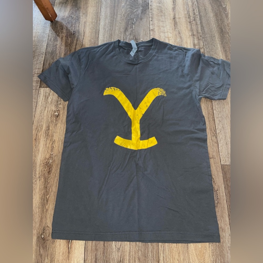 Yellowstone tee
